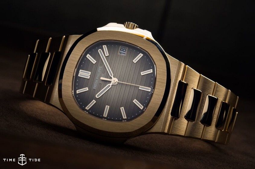 Patek Philippe Nautilus 5711-1R-001 Rose Gold - 1