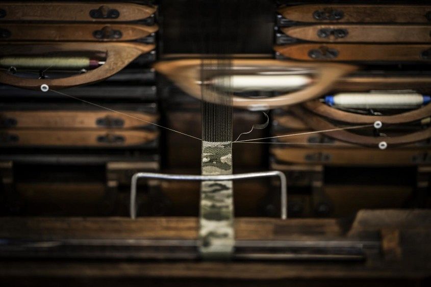 14.TUDOR Fabric Straps_weaving the Heritage Ranger strap on antique Jacquard loom