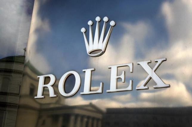 The Rolex logo is seen outside of a shop in Warsaw March 6, 2011. REUTERS/Kacper Pempel