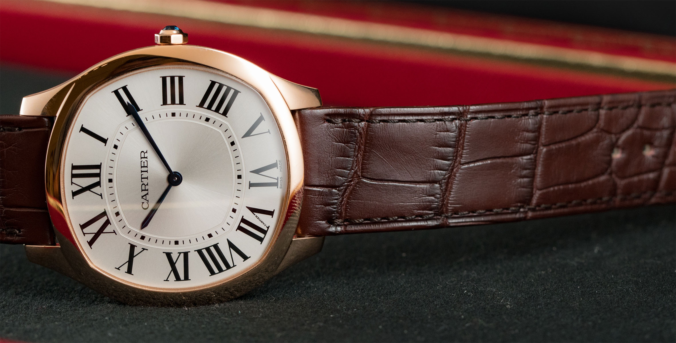 how to wear cartier leather watch