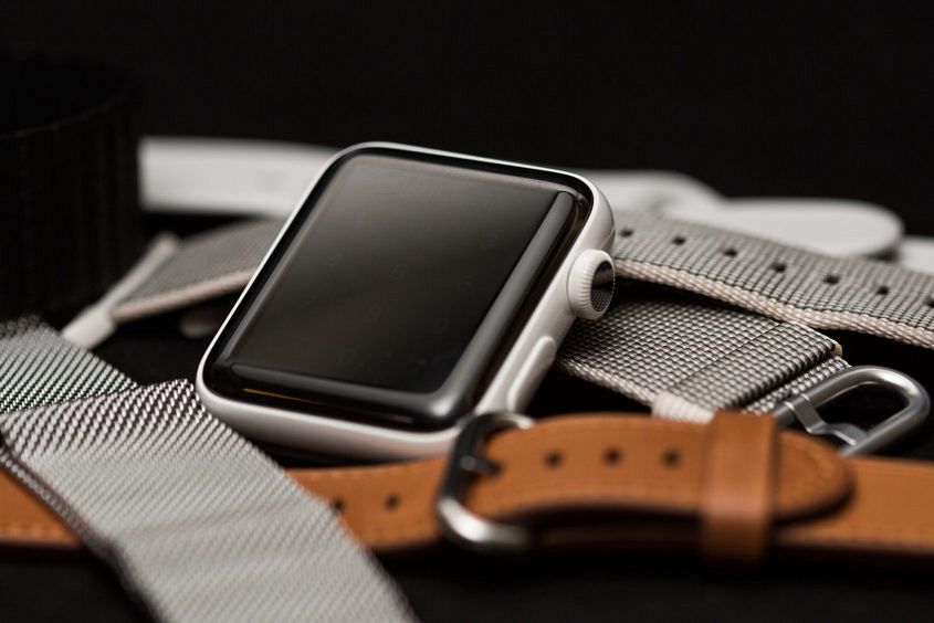 Apple Sales Swiss watch industry
