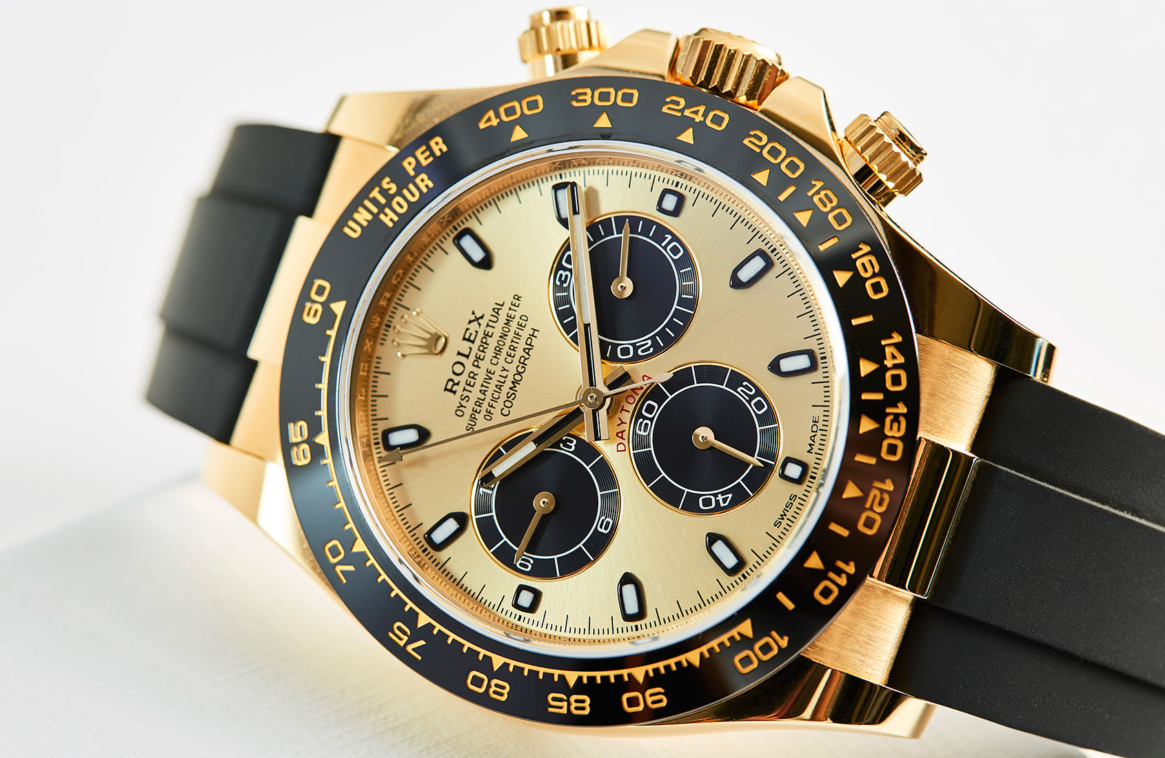 rolex daytona gold with rubber strap