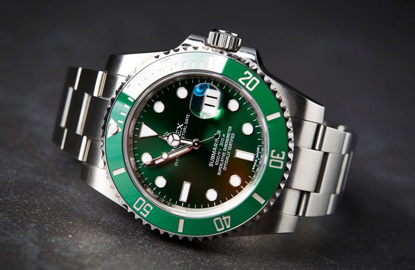 Front view of a Rolex Submariner Hulk 116610LV