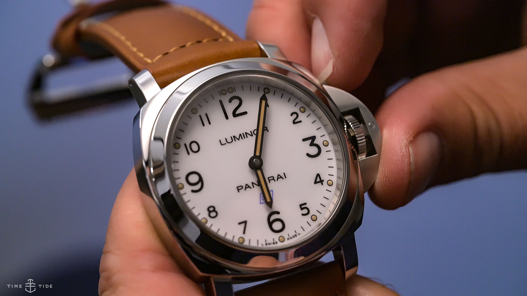 Hands on with the Panerai Luminor Base Logo 3 Days PAM 00775