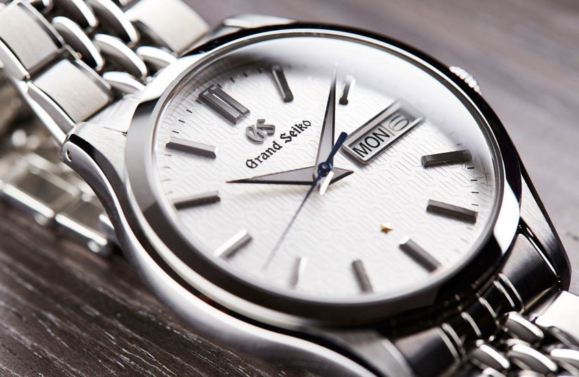 HANDS-ON: High-end quartz – Grand Seiko celebrates the 25th anniversary of  the 9F with two limited editions (SBGT241 and SBGV238) - Time and Tide  Watches