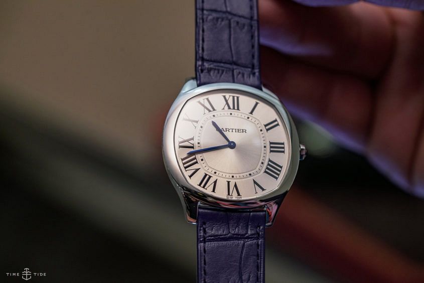 IN DEPTH the Drive de Cartier Extra Flat in steel driving the