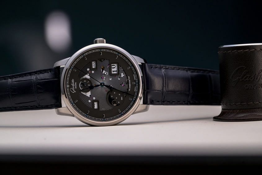 HANDS-ON: Glashütte Original go all out with their contemporary Senator ...