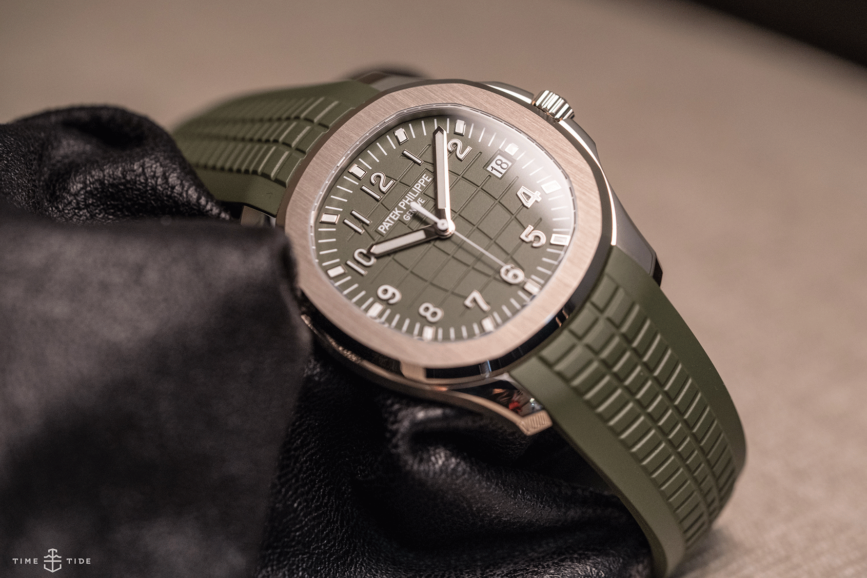 patek aquanaut khaki