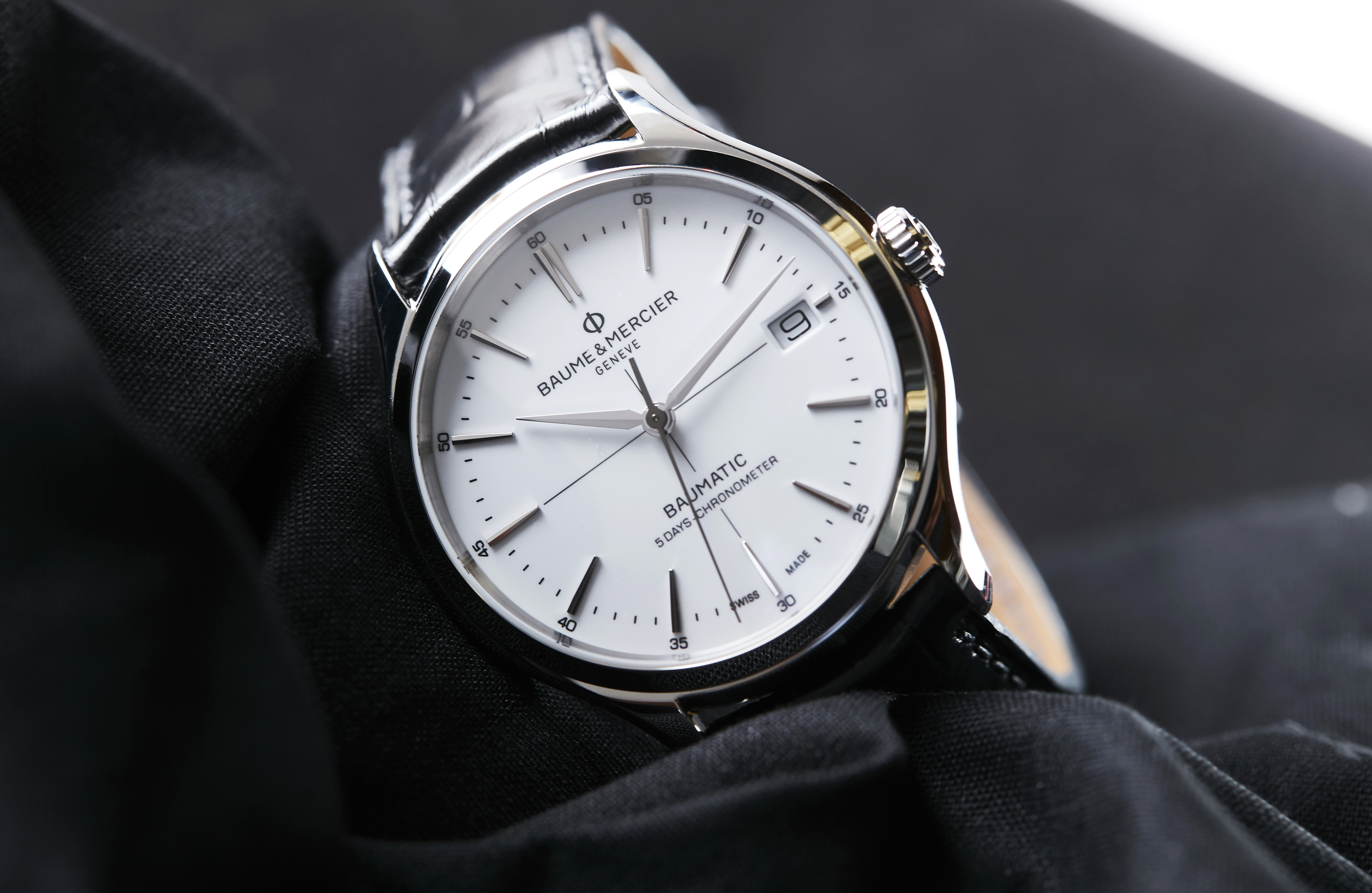 HANDS ON The Baume Mercier Clifton Baumatic 10436 White Dial