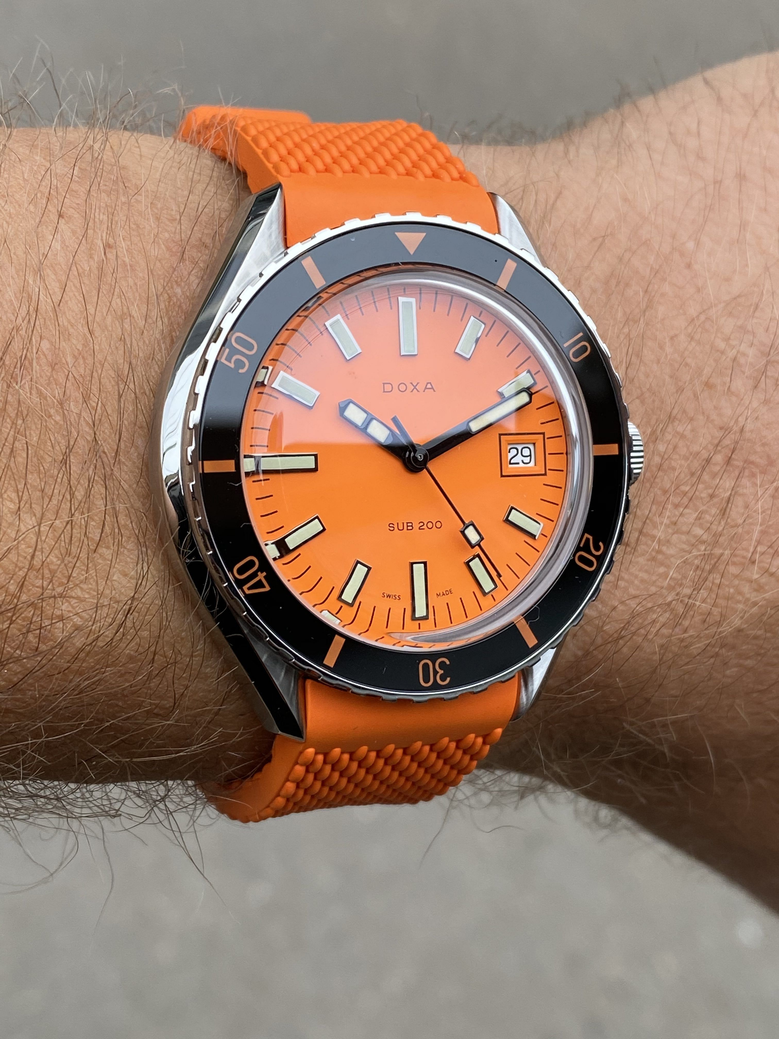 DOXA SUB 200 rubber band