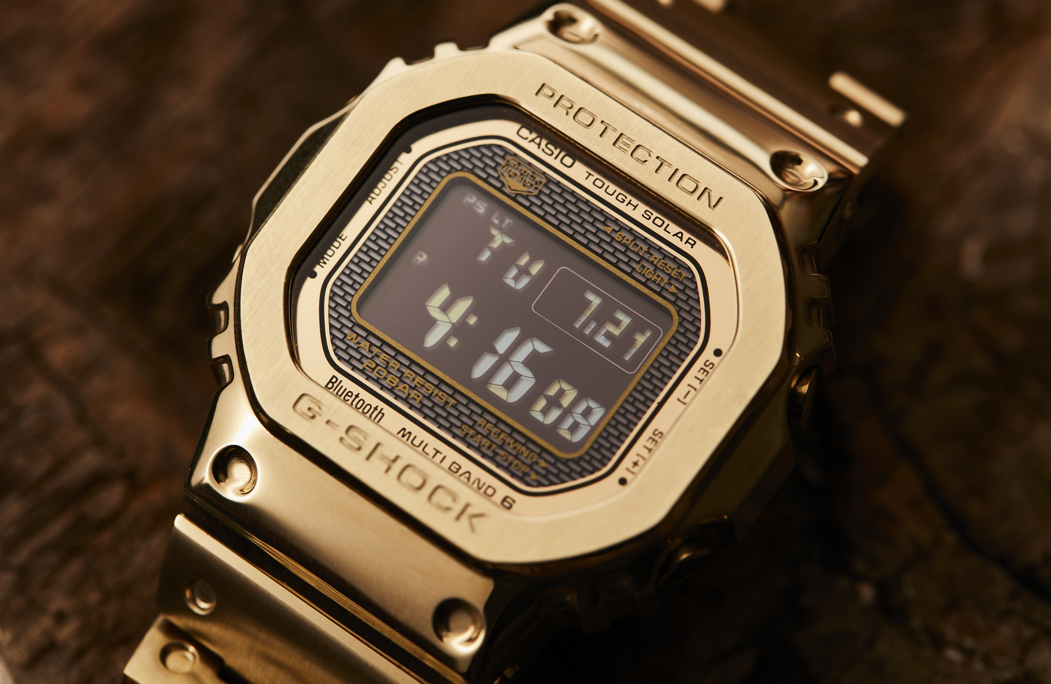 MY YEAR WITH: The Casio G-Shock Full Metal GMW-B5000GD-9. Did the gold  eventually get old? - Time and Tide Watches