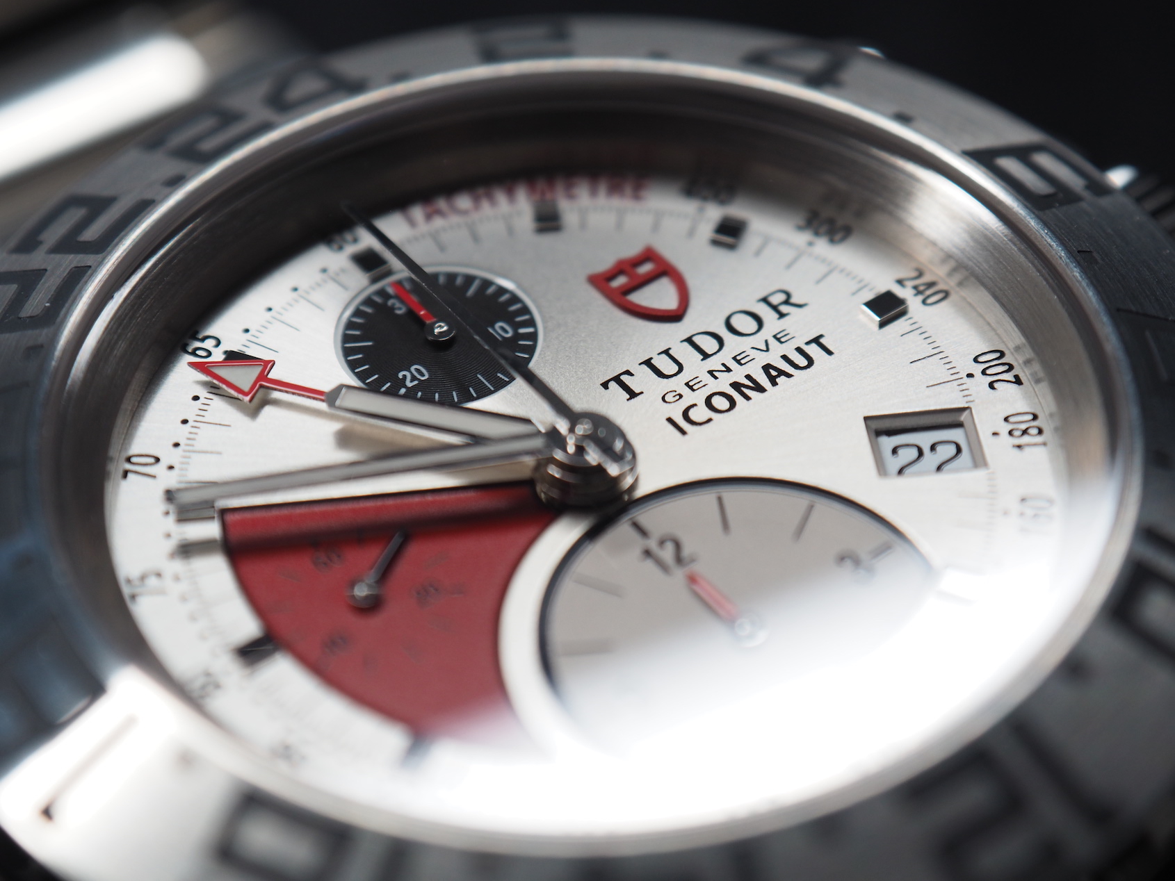 tudor iconaut gmt