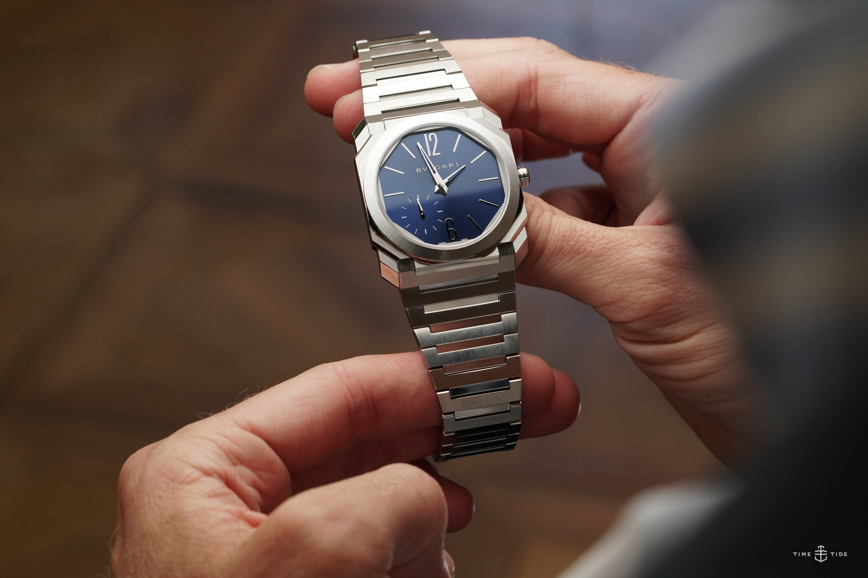 HANDS-ON: Is the Bulgari Octo Finissimo blue dial in satin polished steel  the best steel sports watch of 2020? - Time and Tide Watches