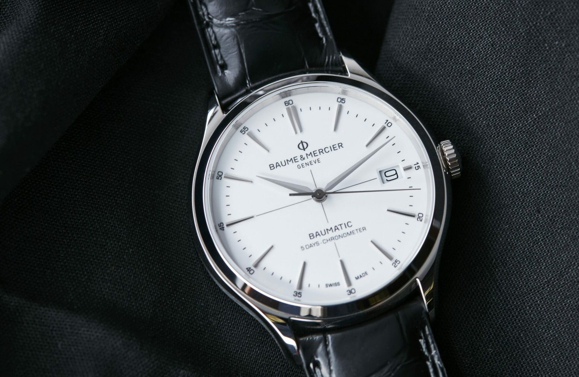 HANDS-ON: The Baume & Mercier Clifton Baumatic 10436 White Dial