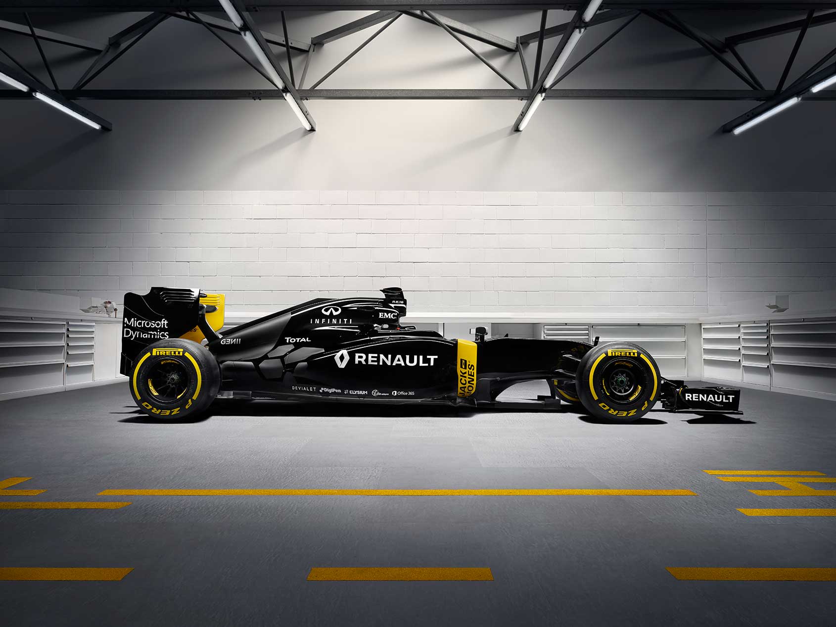 NEWS: Bell & Ross partner with Renault Sport Formula One Team