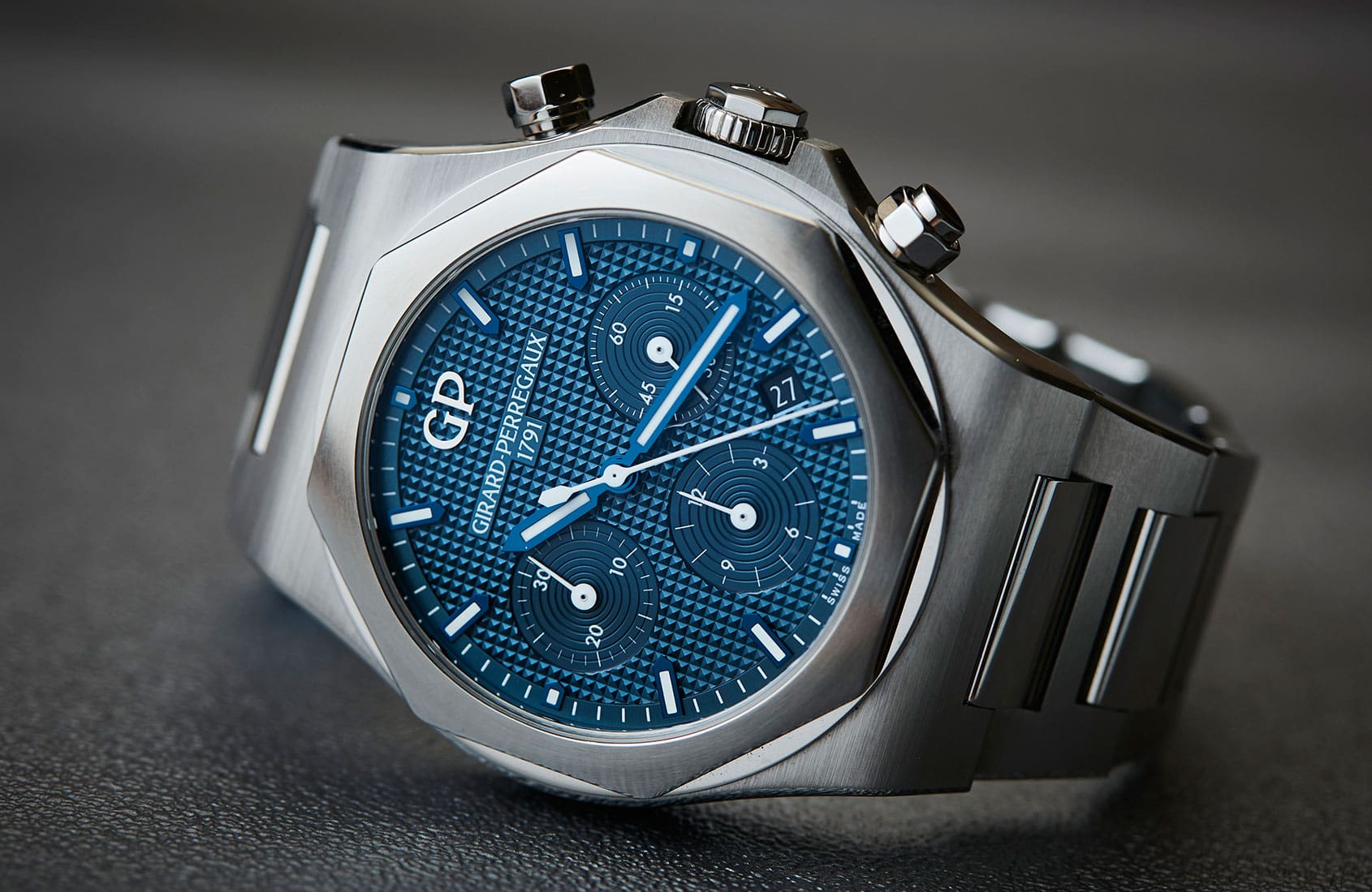 Why I bought the 42mm Girard-Perregaux Laureato Chronograph with blue dial (and drank my own Kool-Aid)