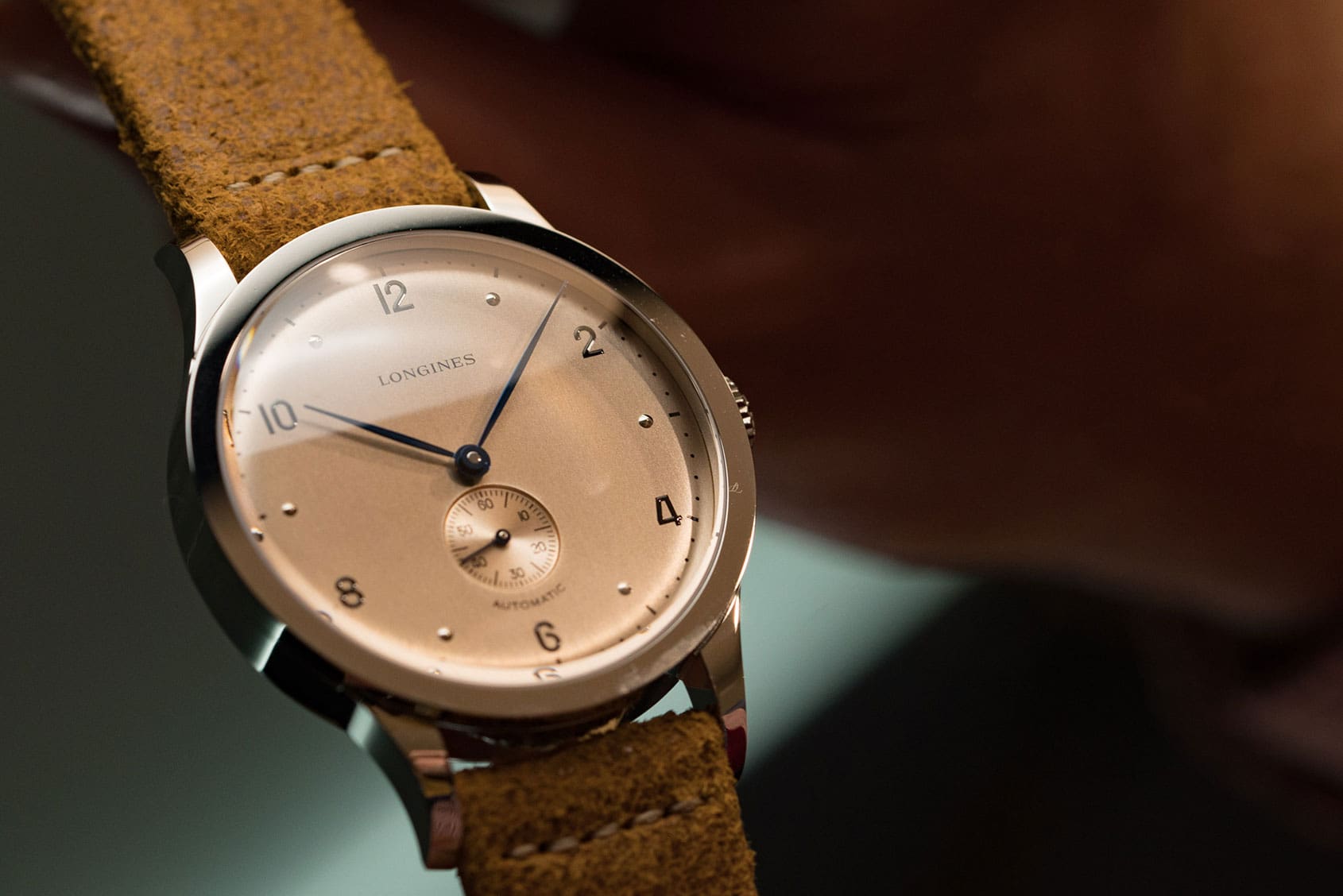 This Longines Heritage 1945 oozes old school charm