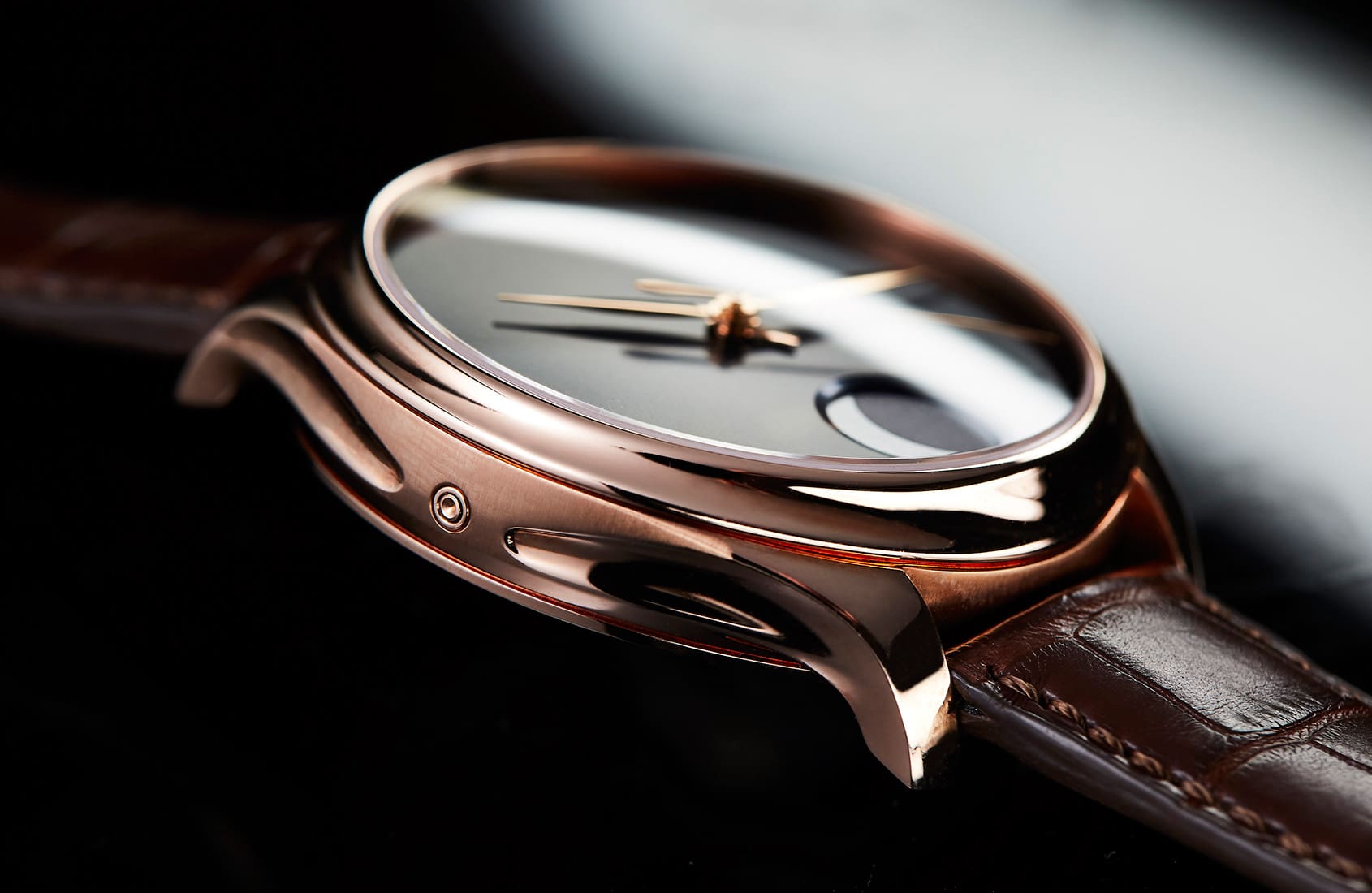 Behold, the Moser Endeavour Perpetual Moon concept in red gold
