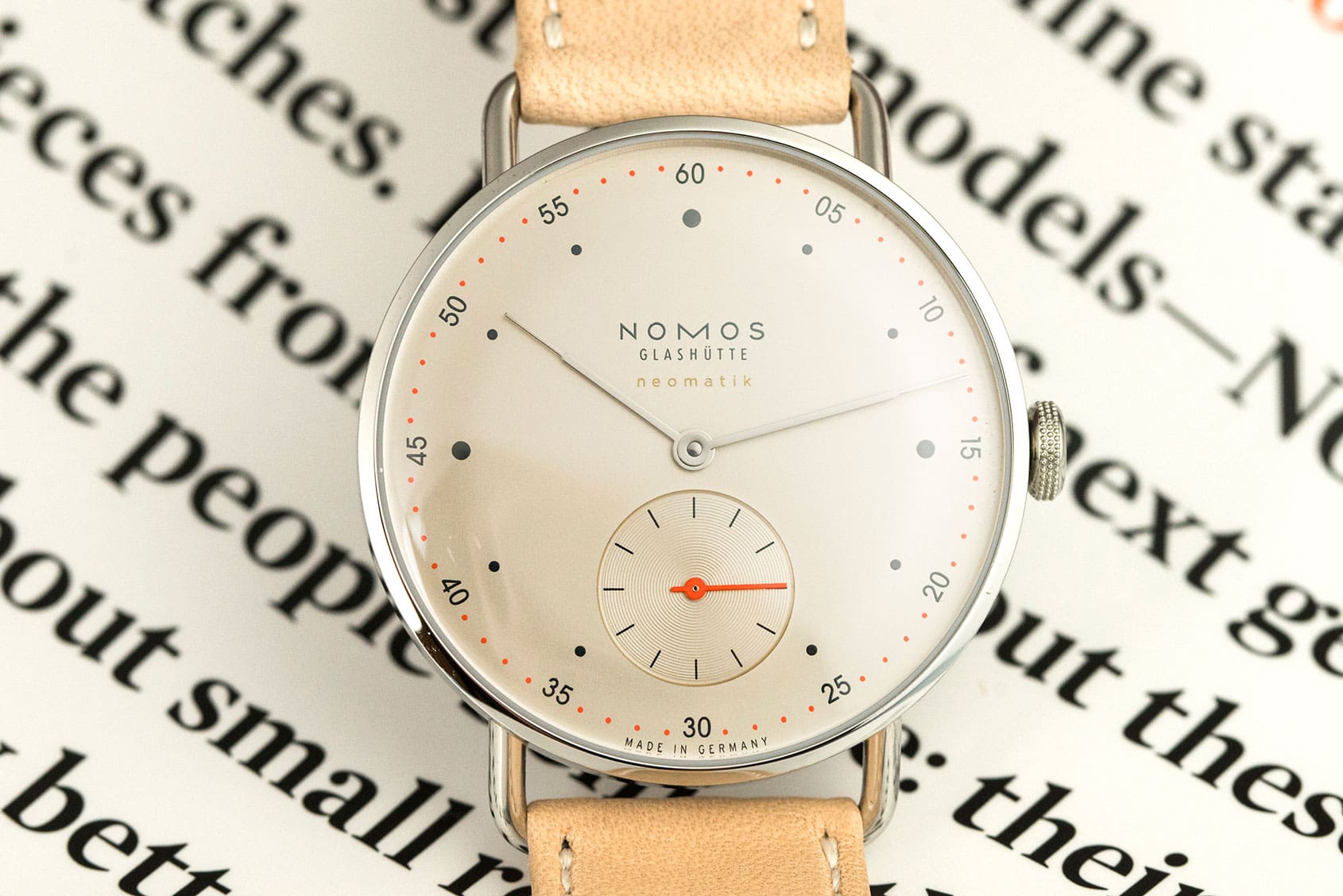 HANDS-ON: the Metro neomatik Champagner – a new look for Nomos