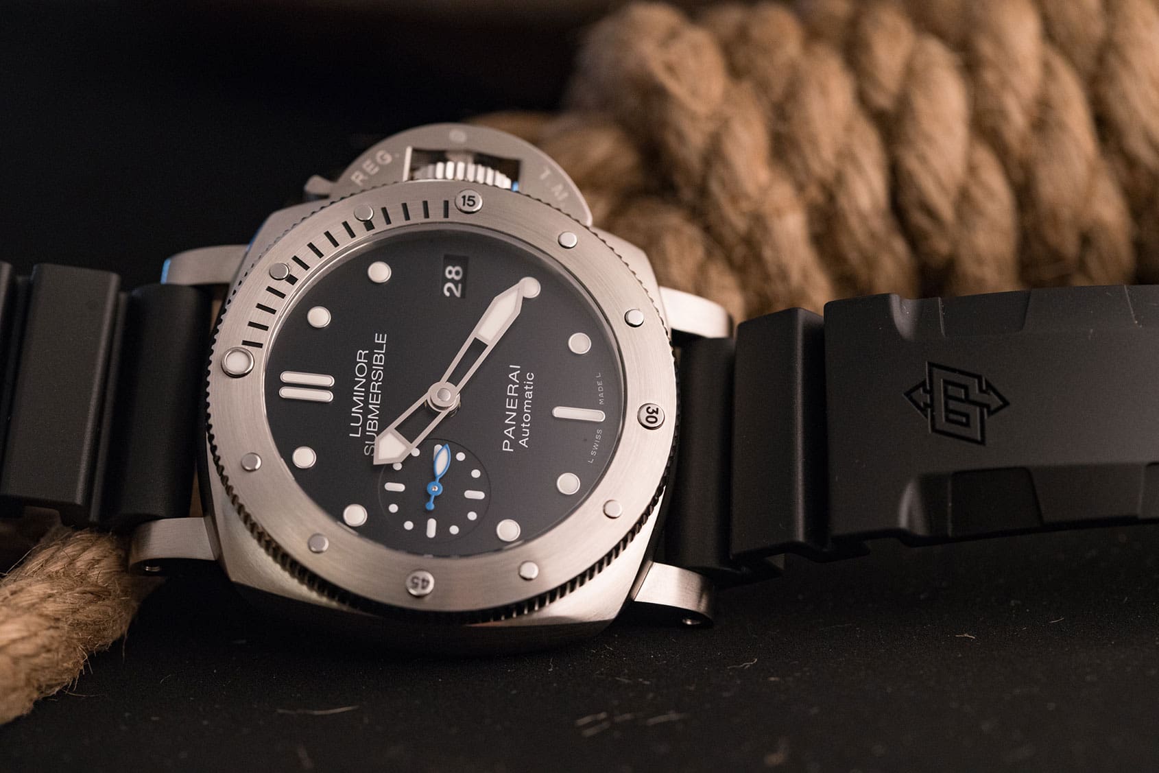 HANDS-ON: Small changes make a big impact – the Panerai Luminor Submersible 1950 3 Days Accio Automatic (PAM 682)