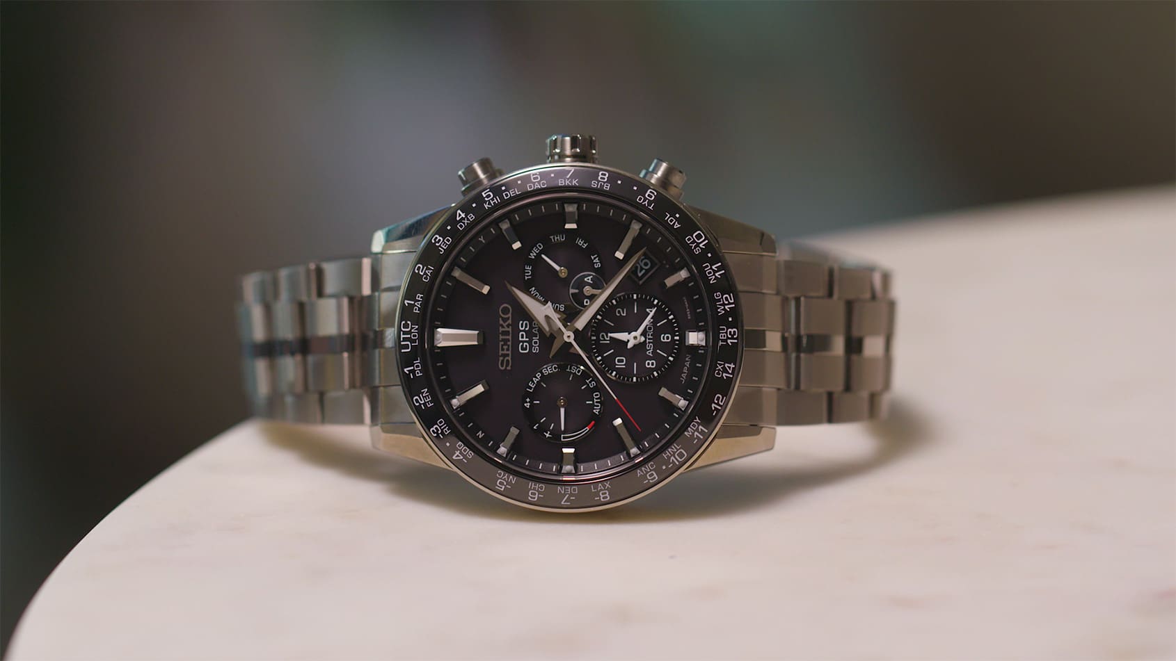 VIDEO: Smaller, thinner – the Seiko Astron GPS Solar 5X - Time and Tide  Watches