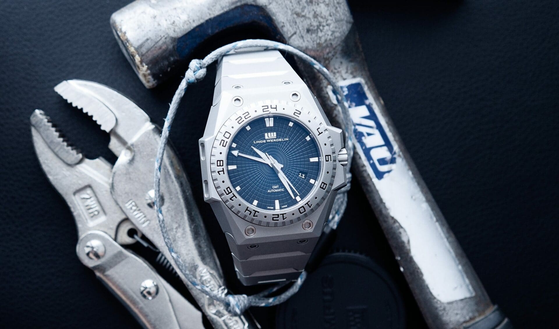 IN-DEPTH: Linde Werdelin release ‘3 Timer’ GMT in sandblasted steel with stunning blue gradient dial, limited to just 55
