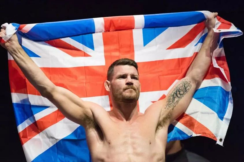 MMA fighter Michael Bisping won't wear his gold Rolex because it makes him "feel like an absolute wanker"