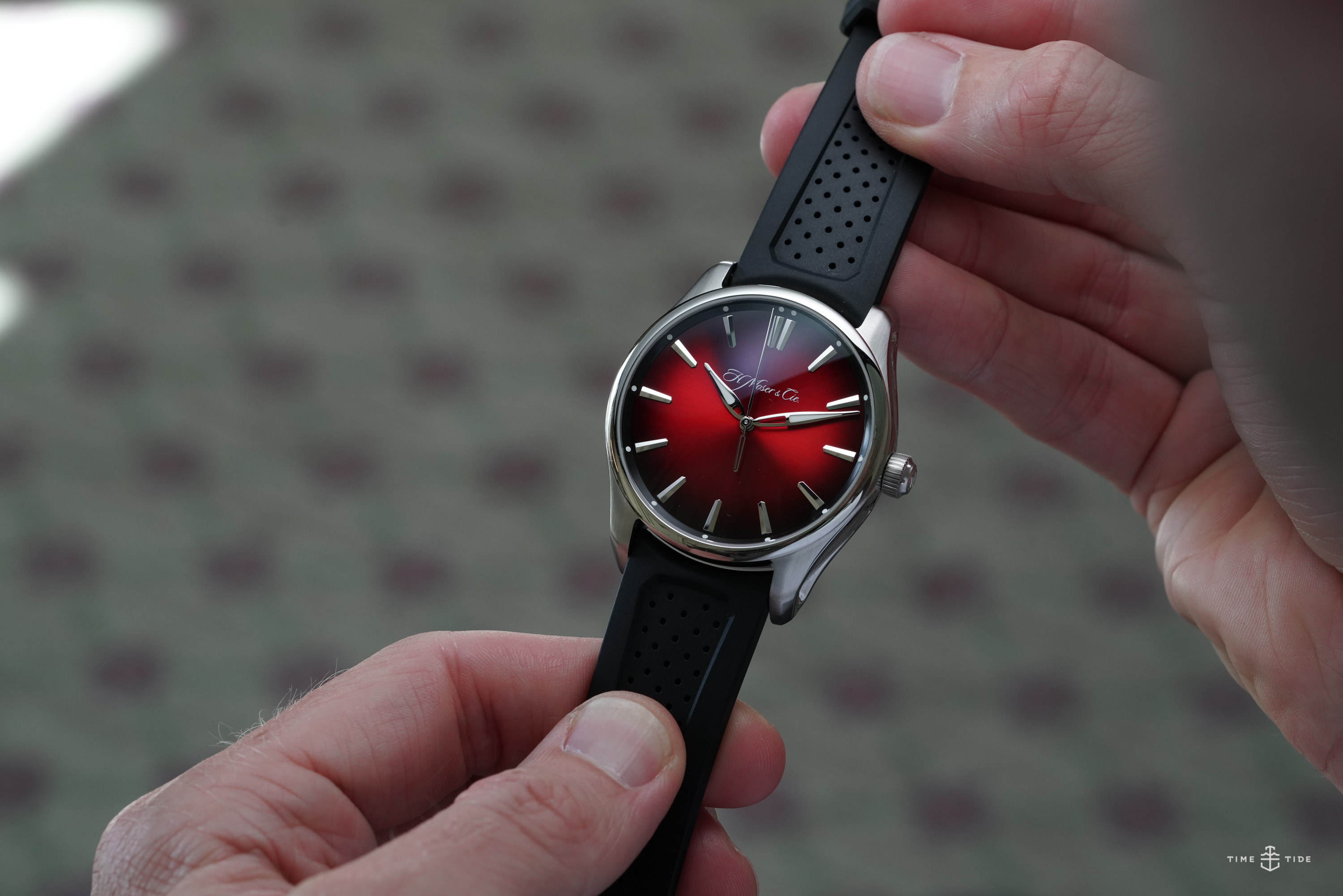 VIDEO You ll get lost in the spellbinding dial of the H. Moser