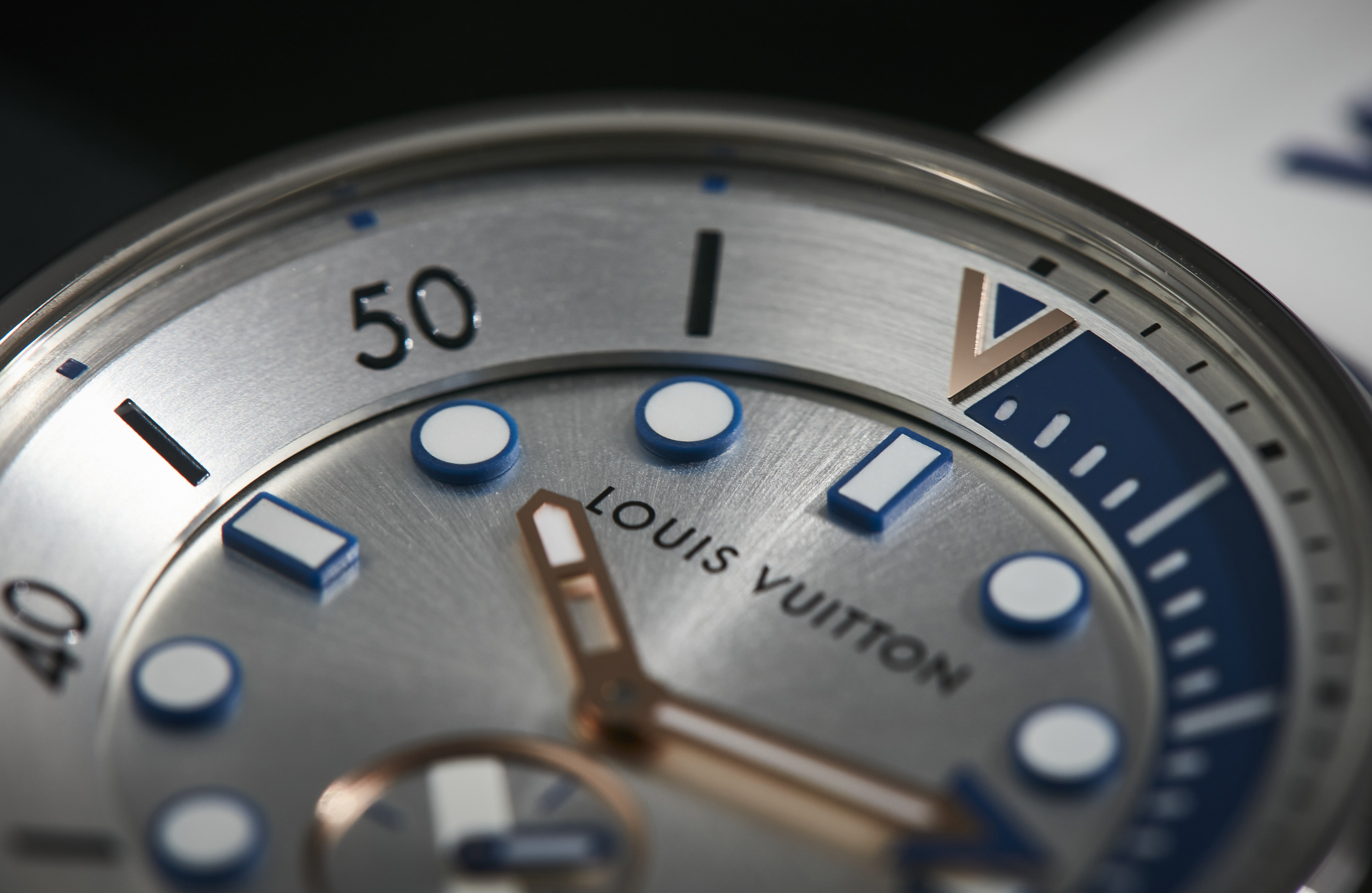 W&W 2021: Louis Vuitton Tambour Street Diver. Four Colorful Models