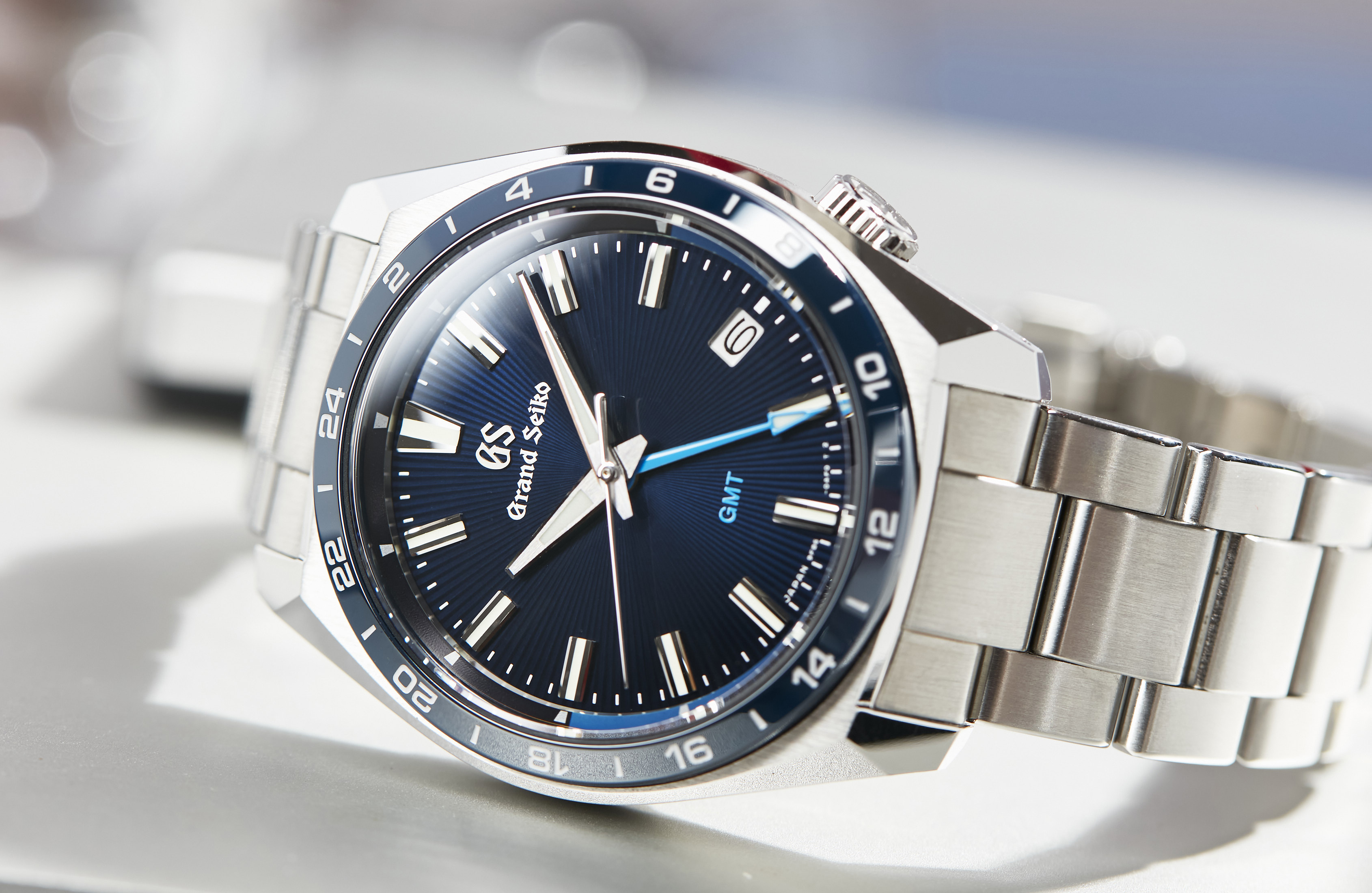 VIDEO: Everything you need in a watch from the Grand Seiko SBGN019 and  SBGN021 - Time and Tide Watches