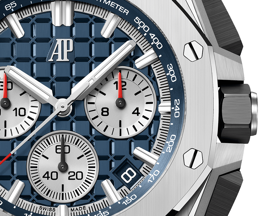 VIDEO: The Audemars Piguet Royal Oak Offshore 43mm in titanium – less large, still very much in charge