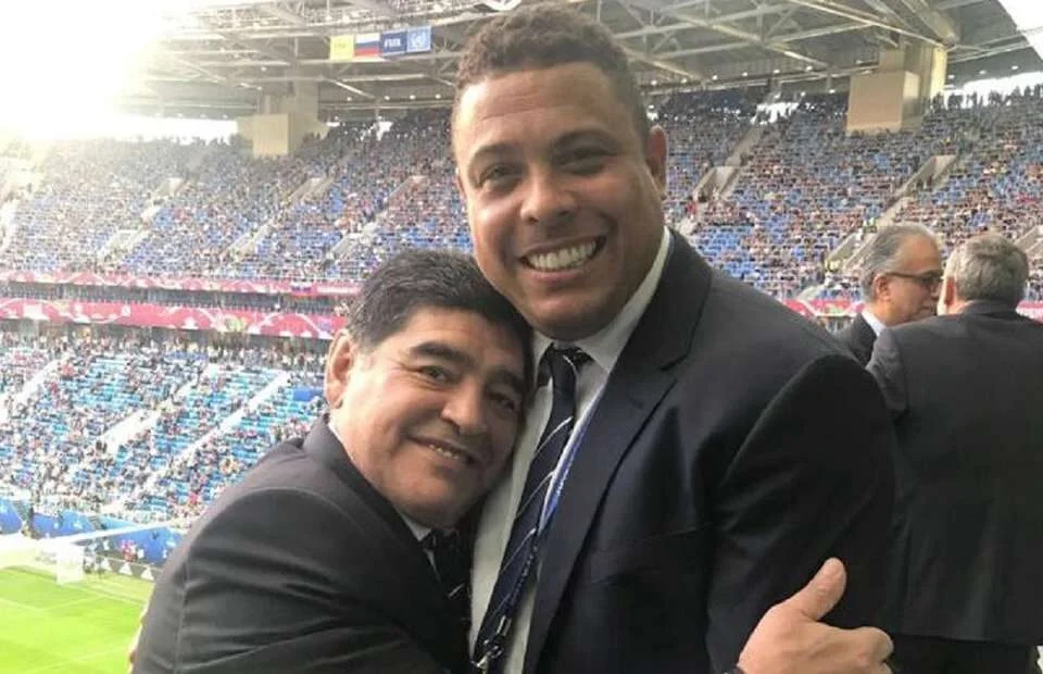 Maradona wore two watches