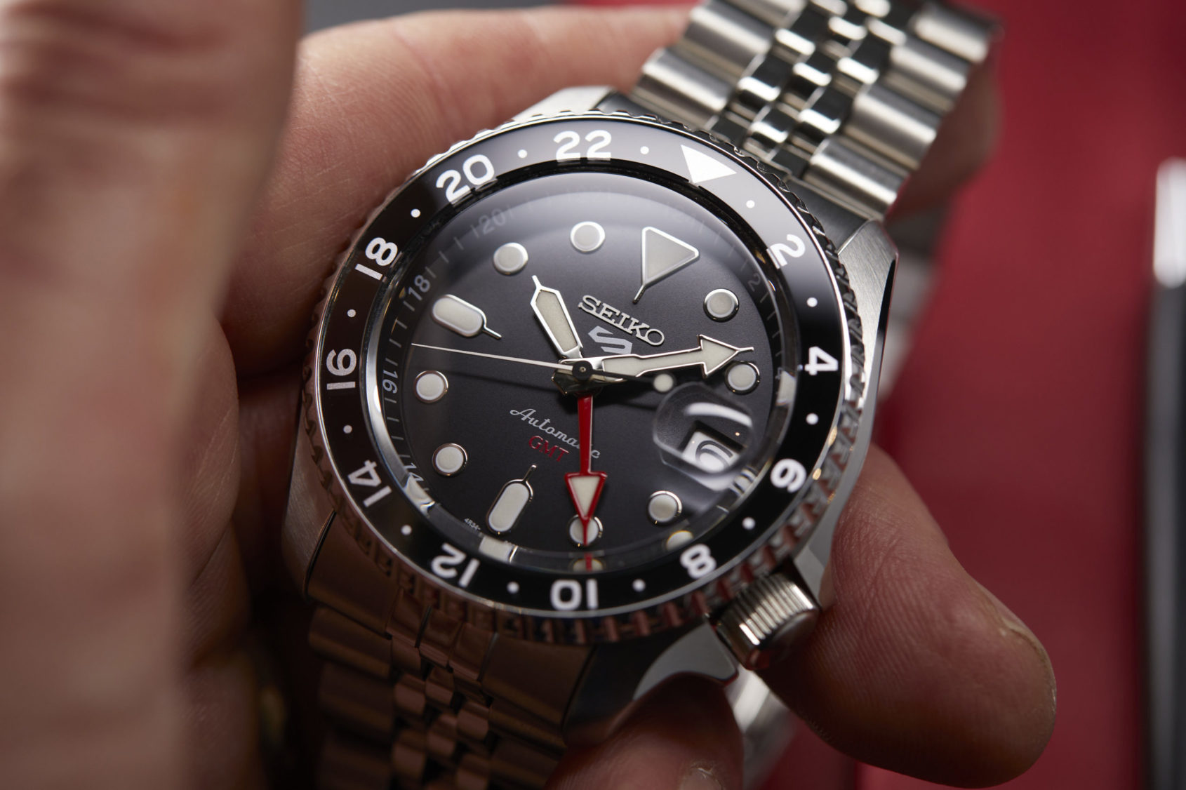 VIDEO: The Seiko 5 SKX Sports Style GMT is a budget-friendly route to an  automatic GMT - Time and Tide Watches