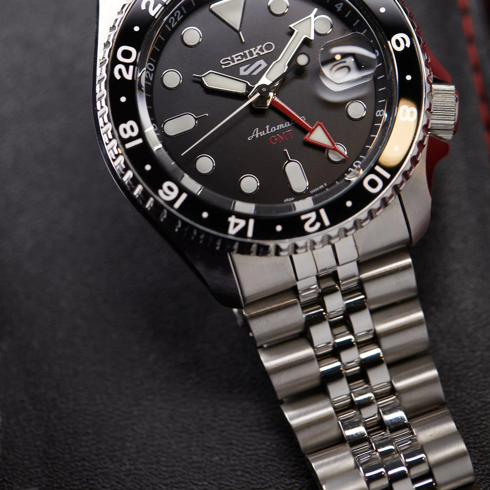 HANDS-ON: The Seiko 5 SKX Sports Style GMT