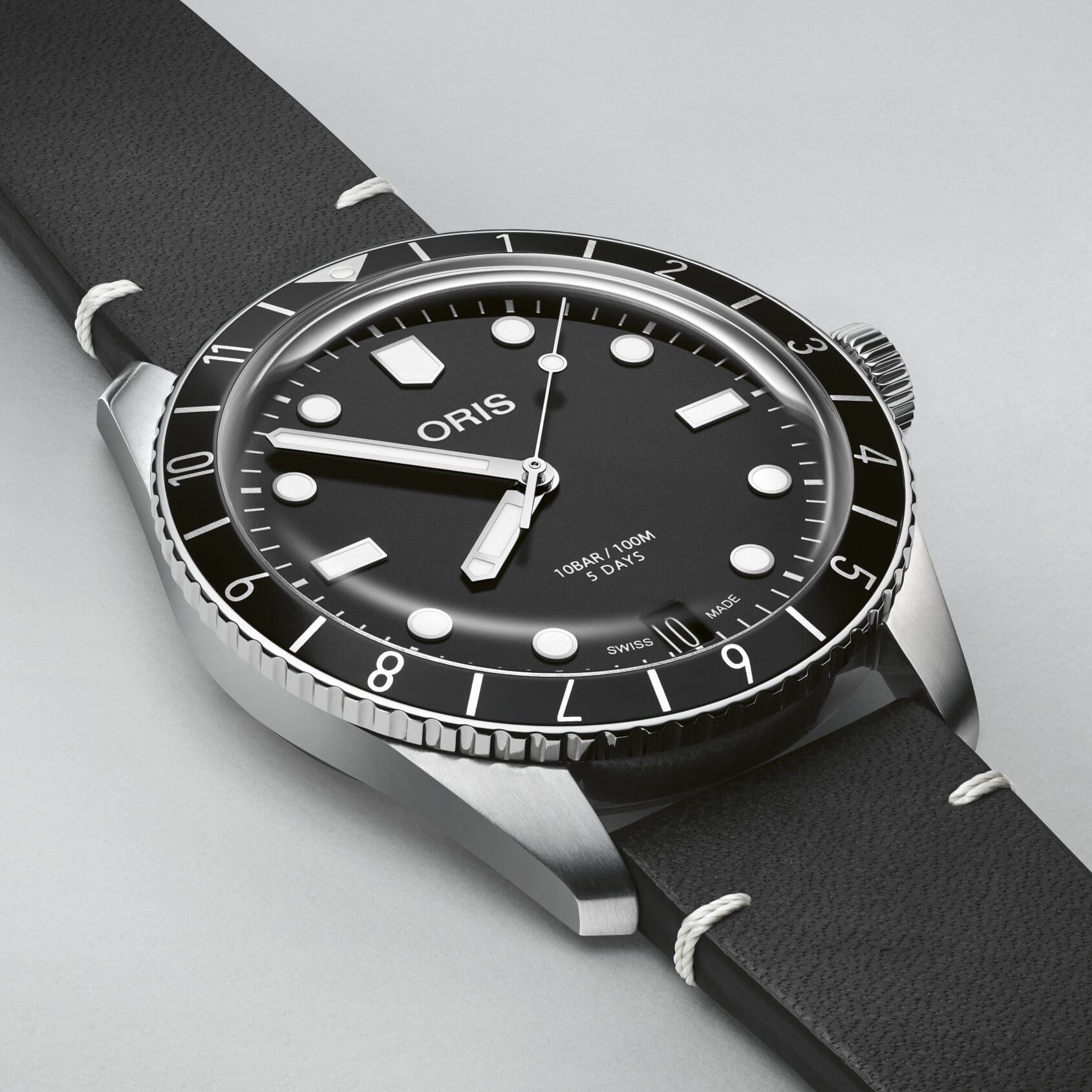 GENEVA WATCH DAYS:  Oris delivers new Divers Sixty-Five with caliber 400 movement and more