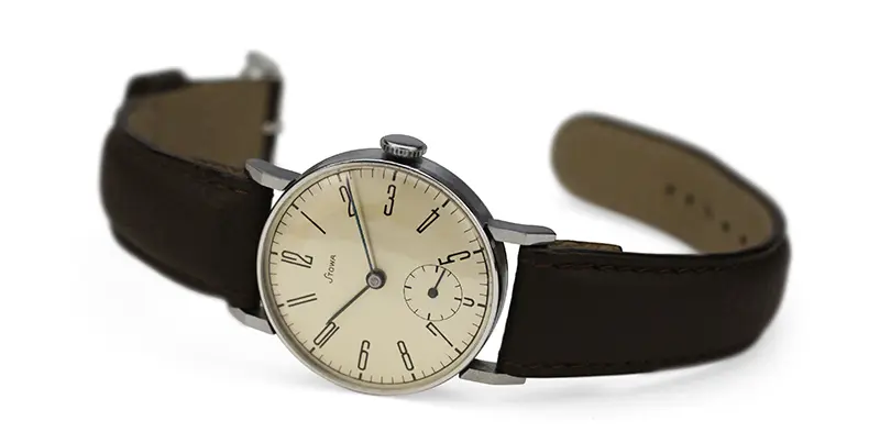 Nomos tangente best sale vs stowa antea