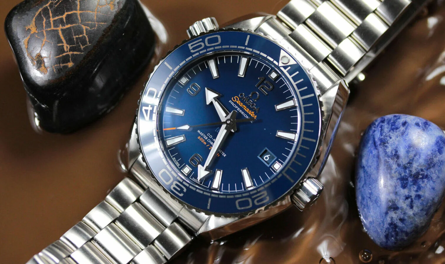 OMEGA Seamaster 腕時計(クォーツ) VERSUS: The Grand Seiko SBGH289 and Omega Planet Ocean