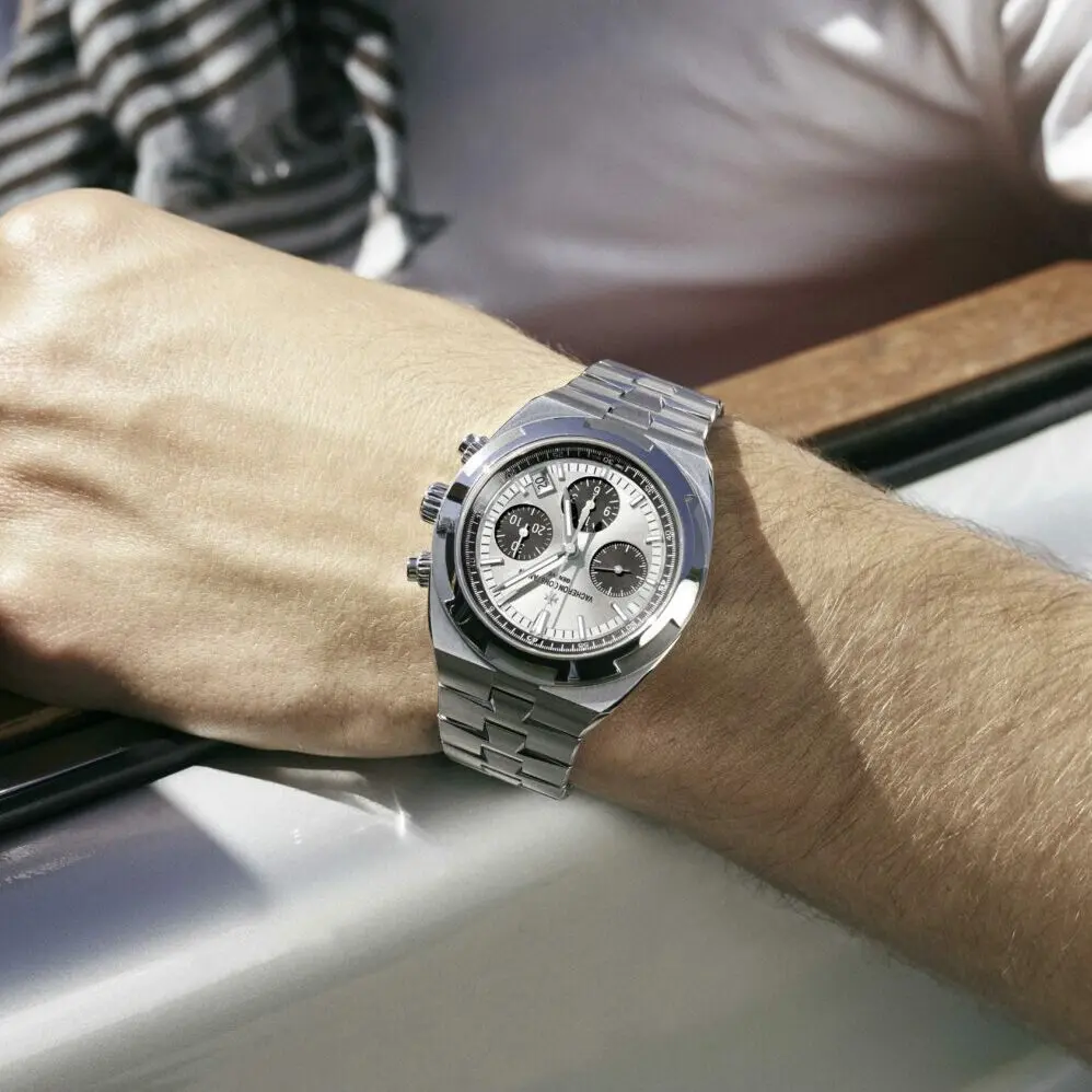 Vacheron Constantin - A wristshot of the new Vacheron Constantin Overseas  Chronograph Reverse Panda dial