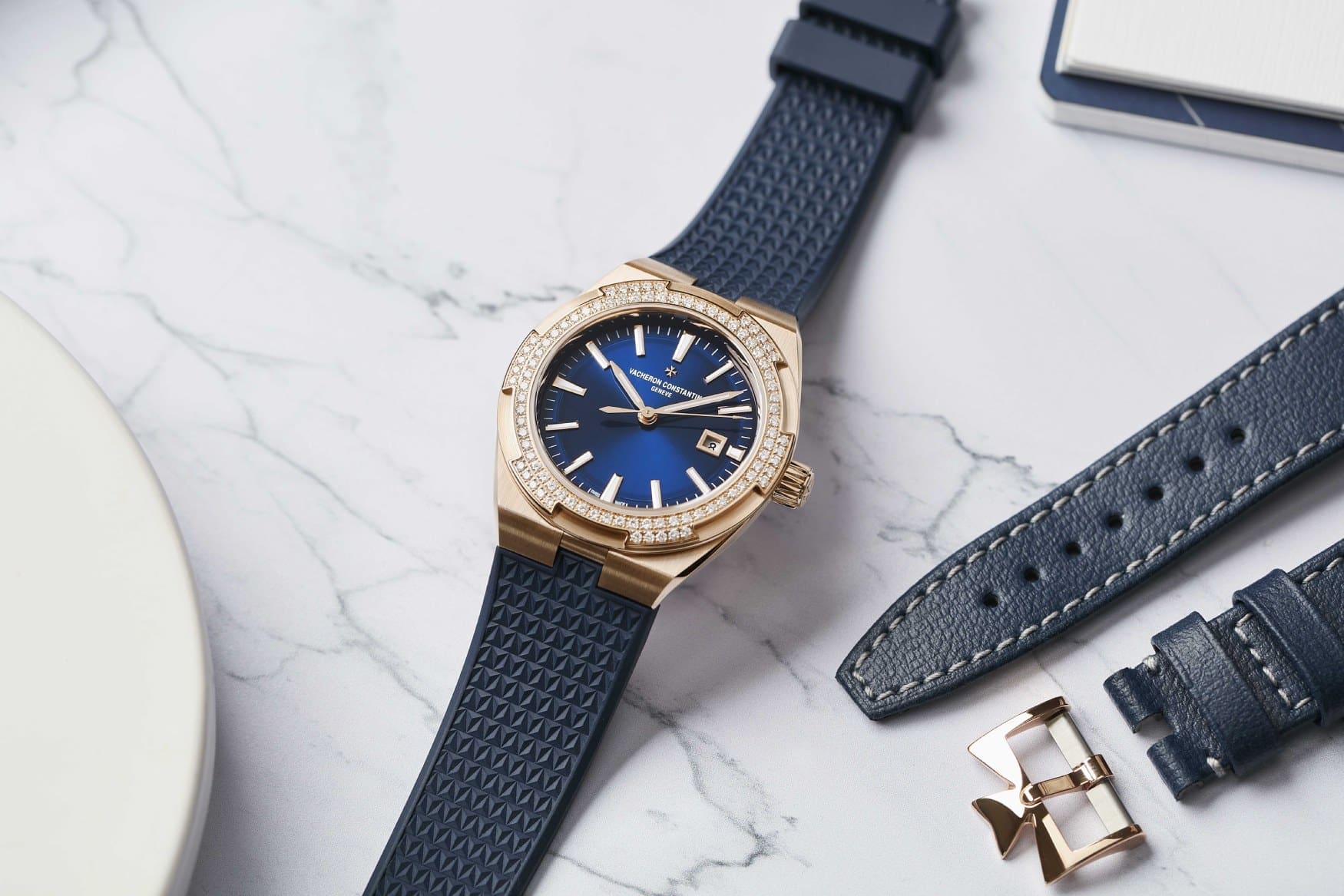 vacheron constantin overseas 35mm gold diamonds rubber strap