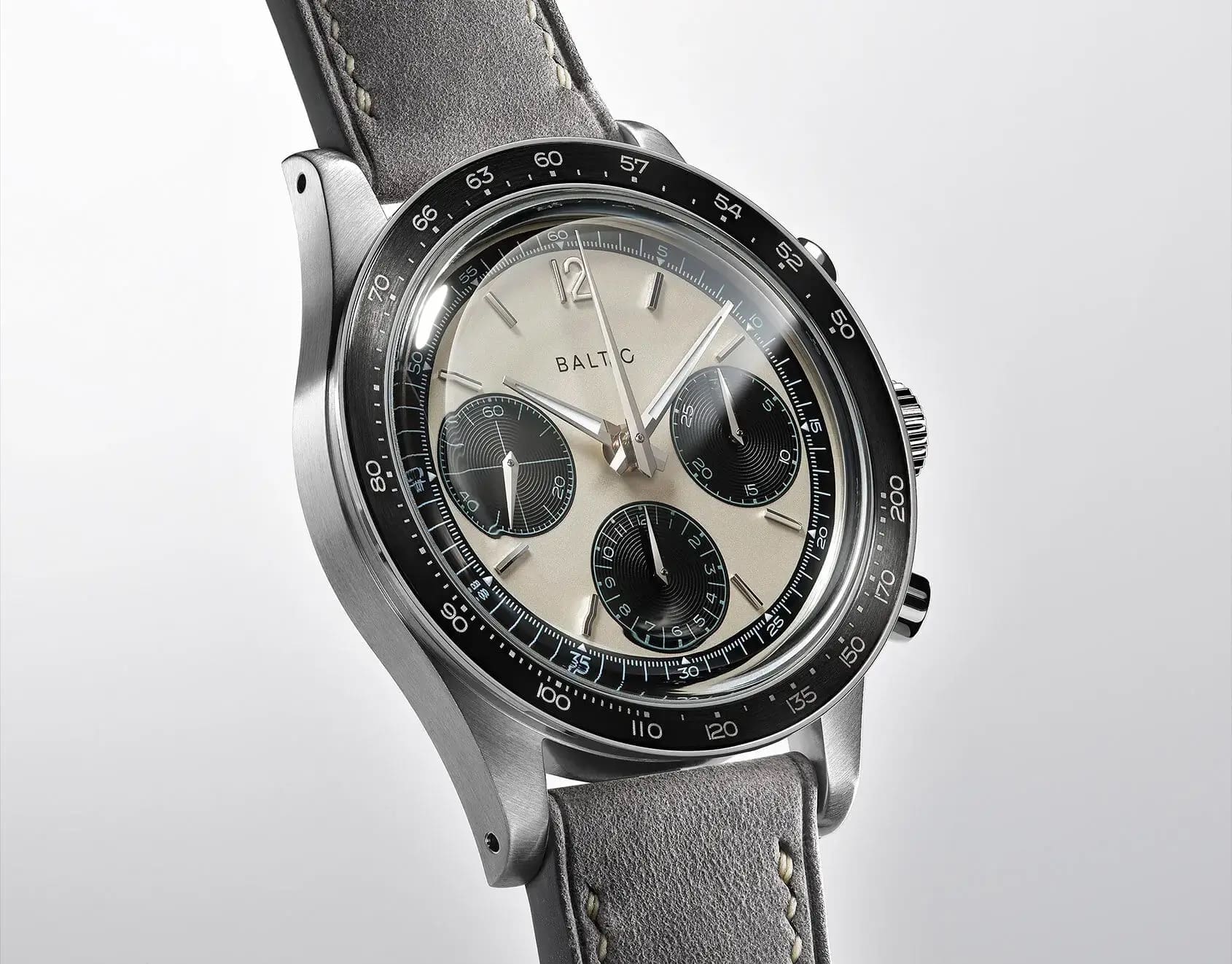 Chronograph under outlet 100