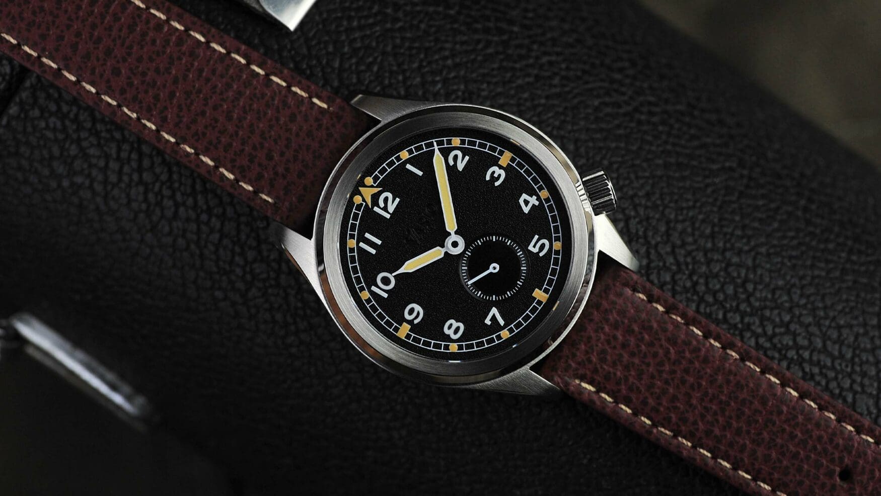 MICRO MONDAYS: The Vario 1945 D12 Field Watch delivers vintage vibes for a bargain price