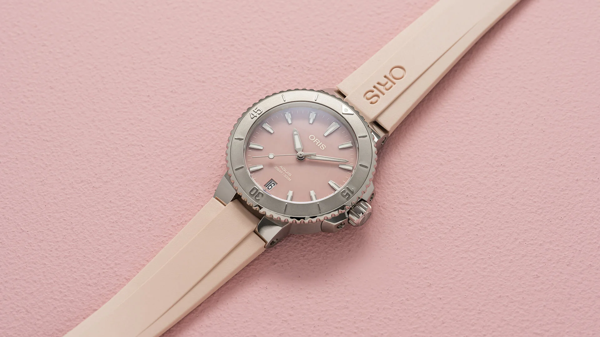 Get a Ladies Pink Designer Watch to Enhance Your Look