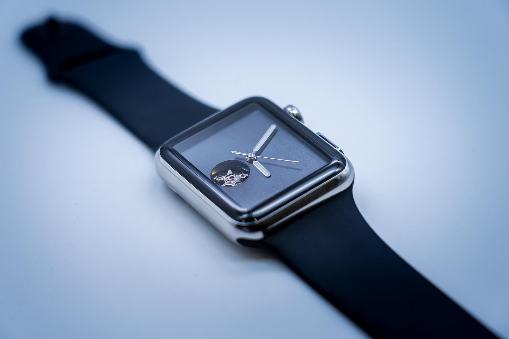 Days of future past: How a hacker resurrected a first-gen Apple Watch into a mechanical timepiece
