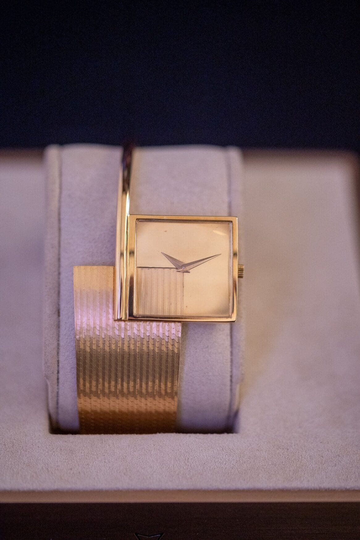 Vacheron Constantin LESS'ENTIAL offset bangle watch