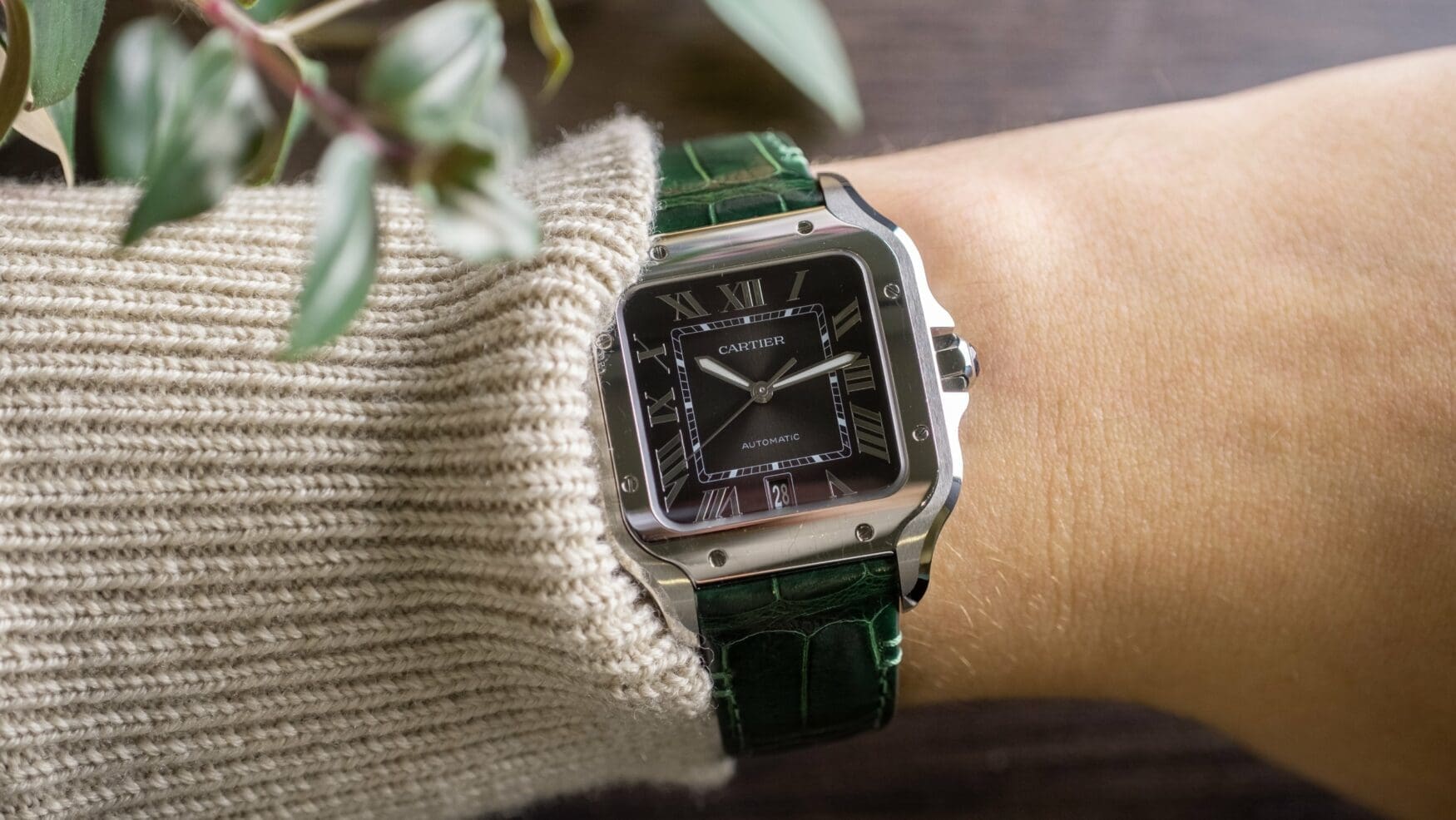 The surprisingly colour-changing Cartier Santos in green