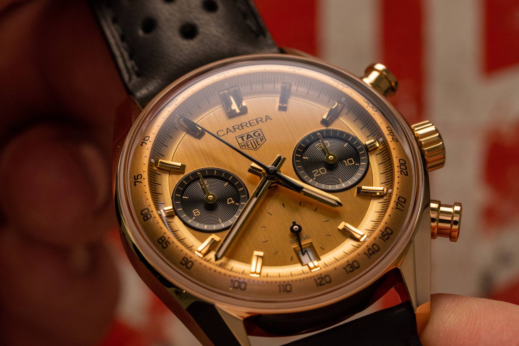 TAG Heuer Carrera Chronograph Glassbox Gold HANDS ON