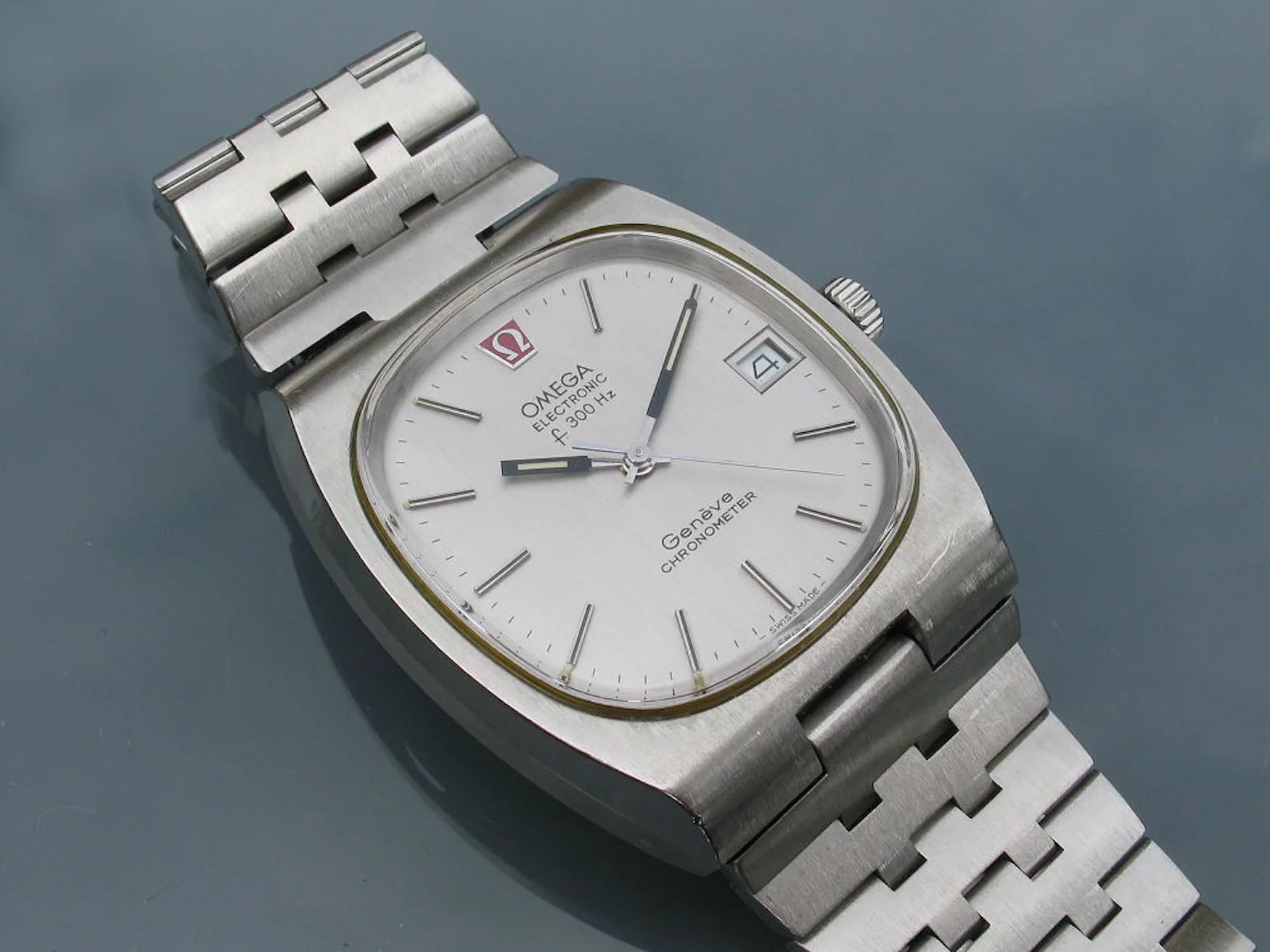 Omega f300 watch hotsell