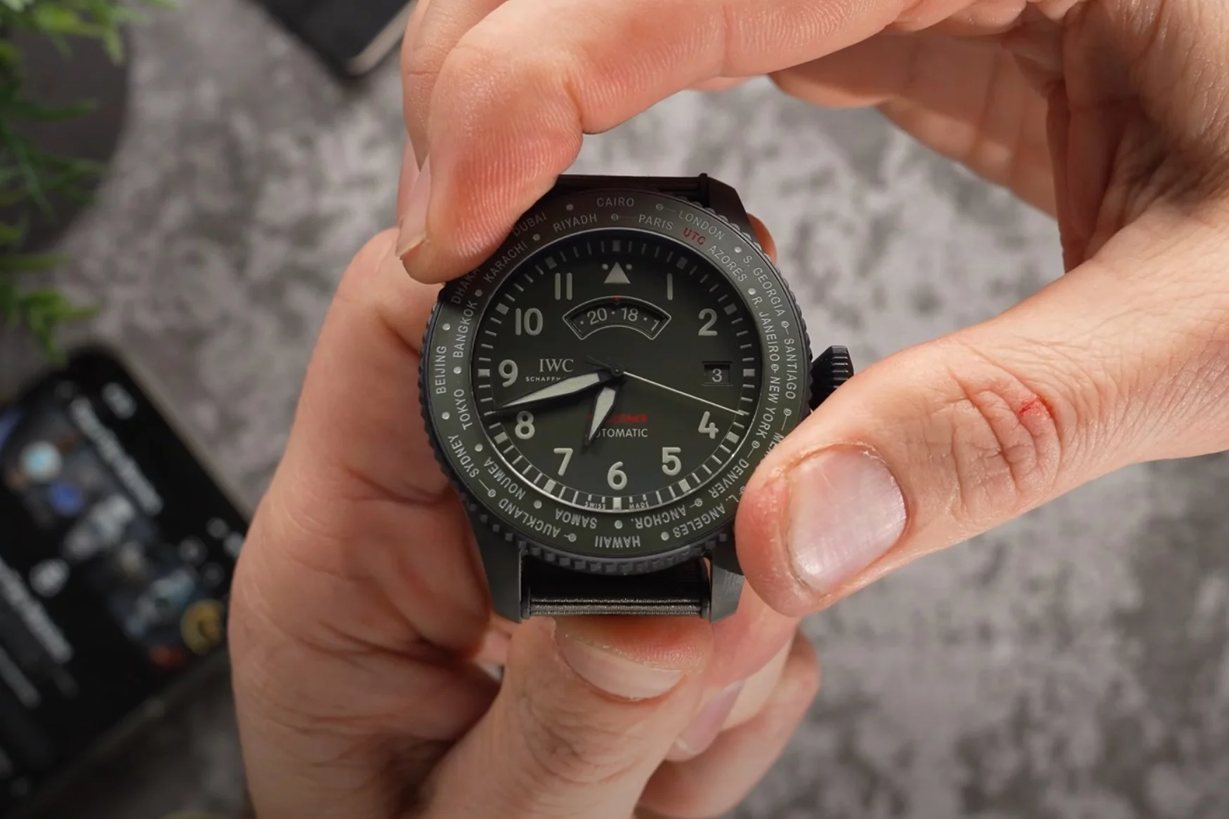 IWC Pilot s Watch Timezoner TOP GUN Woodland HANDS ON