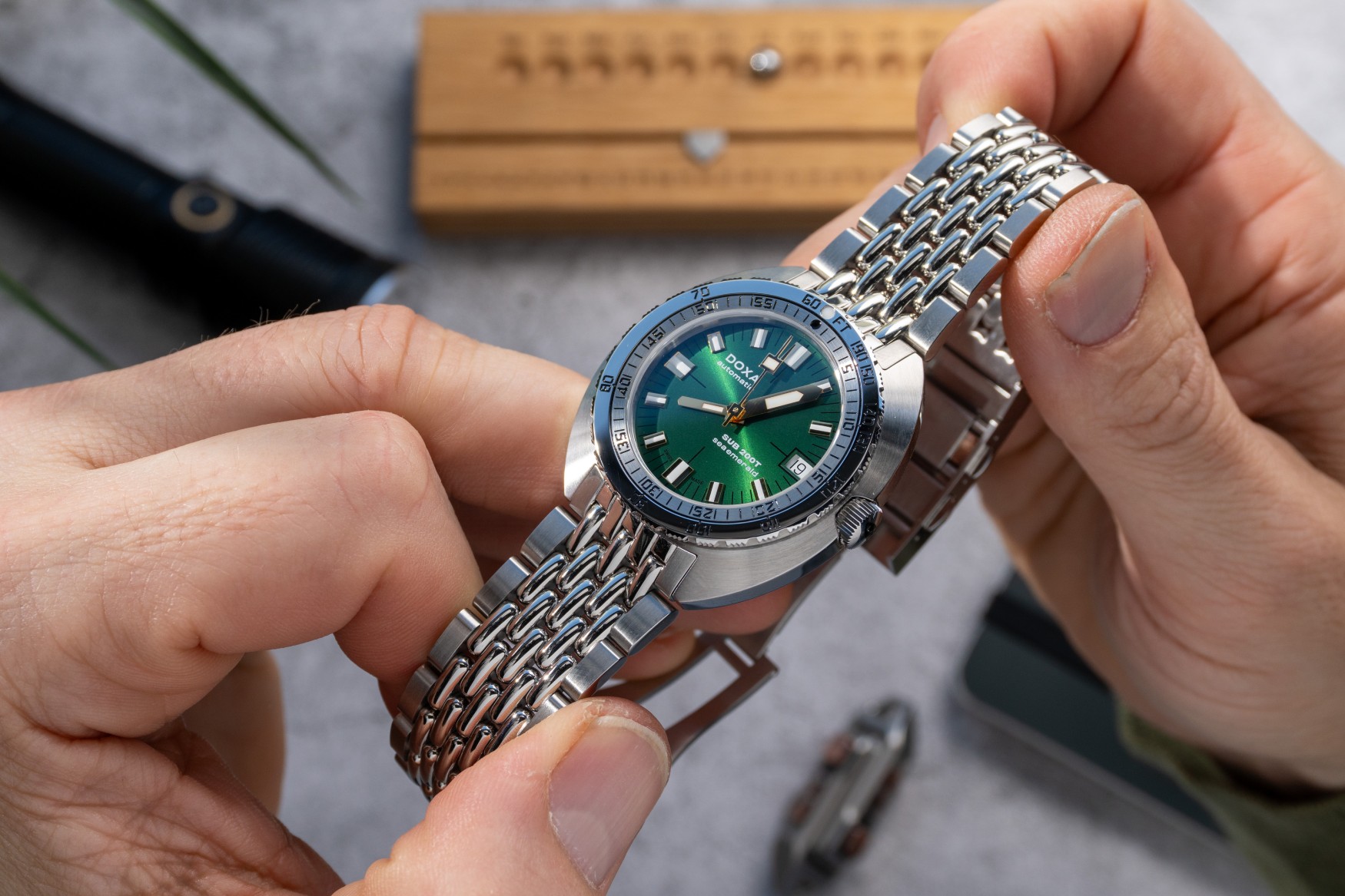 doxa sub 200t sea emerald bracelet