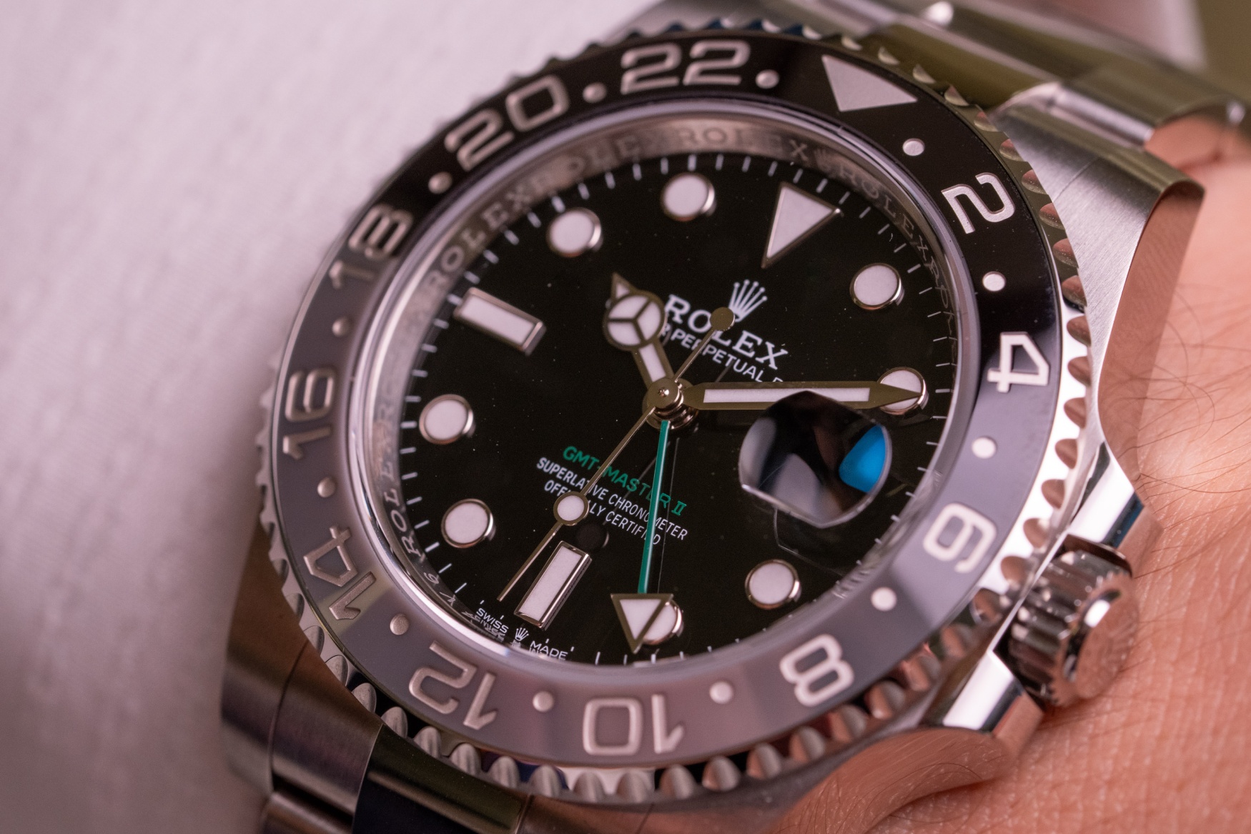 rolex gmt master ii 126710 oyster wrist close up profile